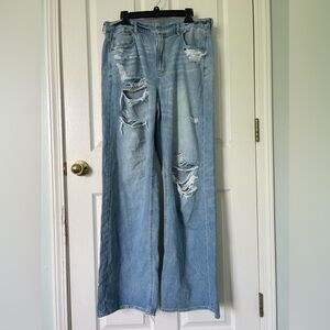 American Eagle Skater Jean. Size: 14 XL Long. Color: Blue Light Wash